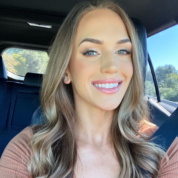 Meet your Posher, Loreal - Picture 2 of 2